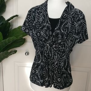 V) *💖 2/$15 or 4/$25,Black and white business top